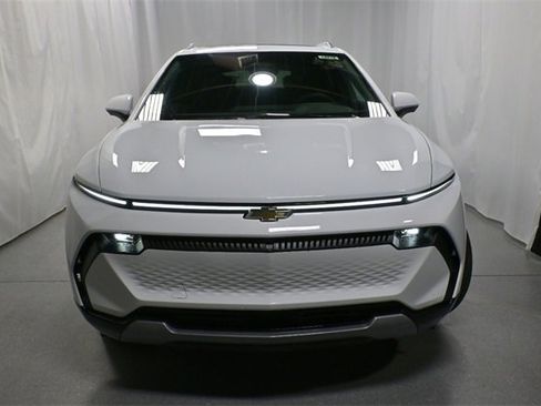 New 2026 Chevrolet Equinox EV LT image 8