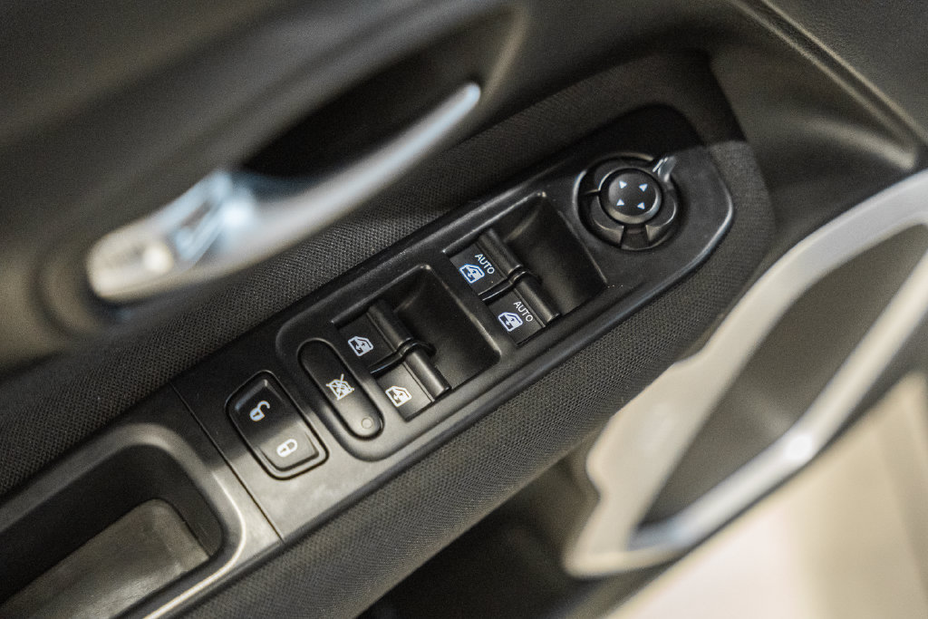 Certified 2018 Jeep Renegade Latitude AWD/4WD image 35