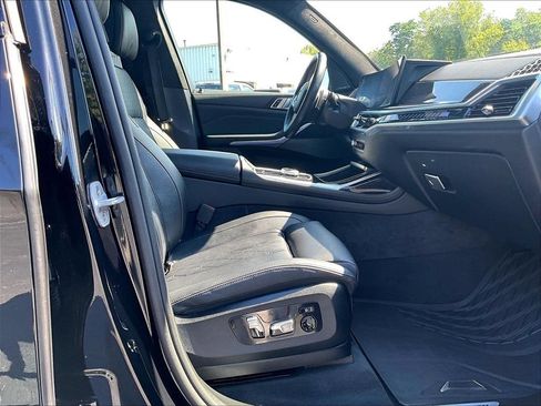 Used 2025 BMW X7 M60i AWD/4WD image 22