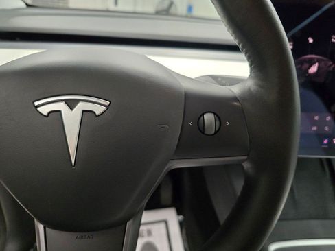 Used 2021 Tesla Model Y Long Range AWD/4WD image 26