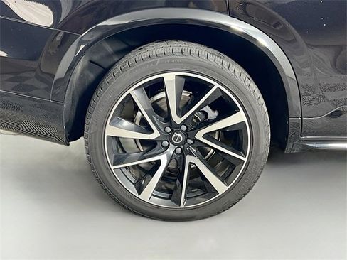 Used 2020 Volvo XC90 T6 Momentum w/ Protection Package Premier image 39