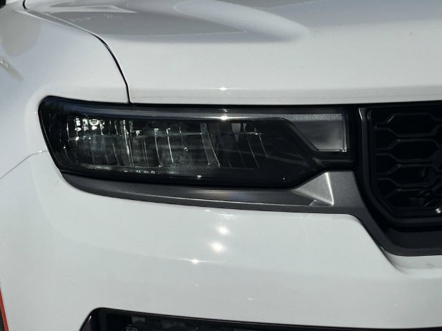 New 2027 Jeep Grand Cherokee Limited AWD/4WD image 10