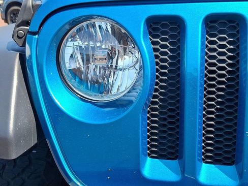 Used 2020 Jeep Wrangler Sport image 9