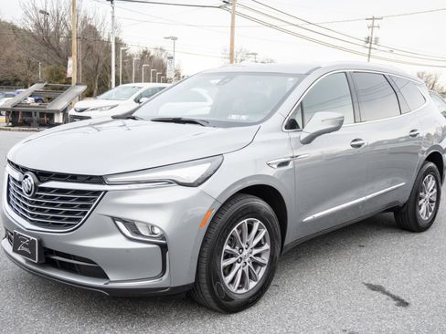Used 2024 Buick Enclave Premium image 7