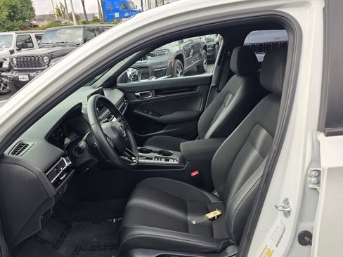 Used 2025 Honda Civic Sport image 12