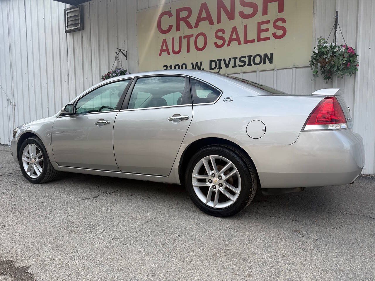 Used 2008 Chevrolet Impala LTZ FWD image 9