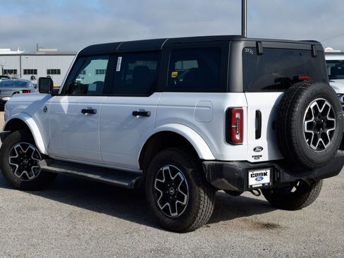 New 2026 Ford Bronco Outer Banks image 4