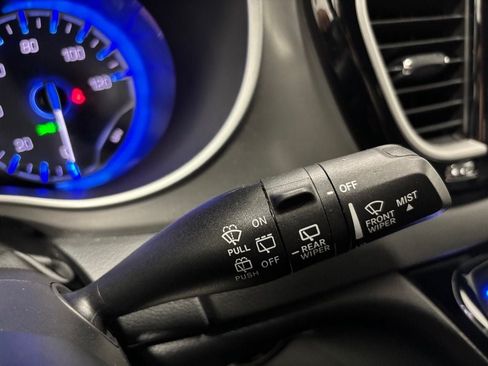 Used 2025 Chrysler Pacifica Select FWD image 21