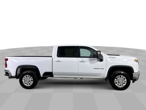 Used 2023 Chevrolet Silverado 2500 LT AWD/4WD image 9
