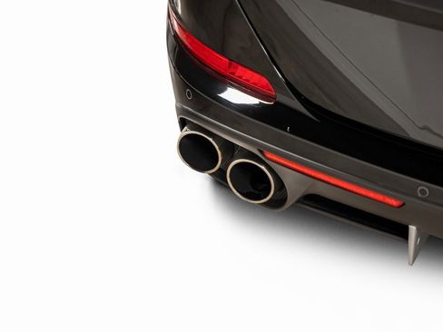 Used 2015 Ferrari California T image 27