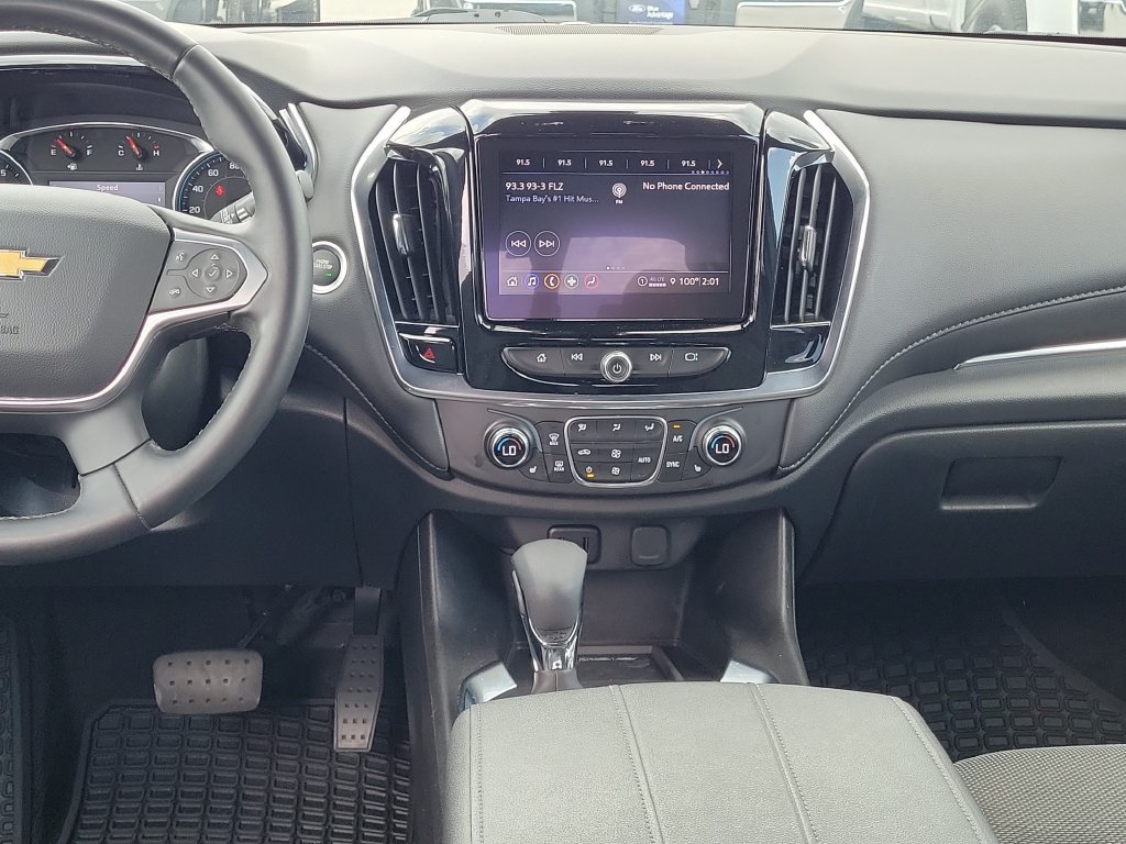 Used 2023 Chevrolet Traverse LT FWD image 17