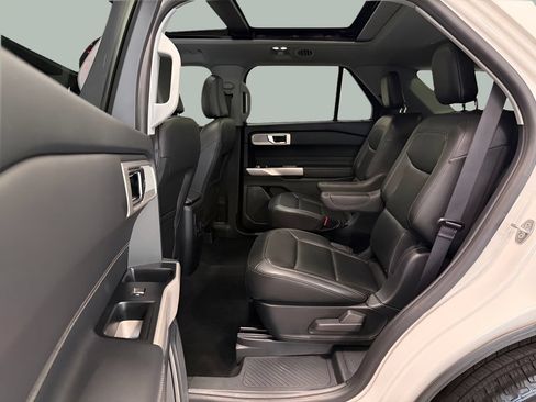 Certified 2024 Ford Explorer XLT w/ Equipment Group 202A AWD/4WD image 12