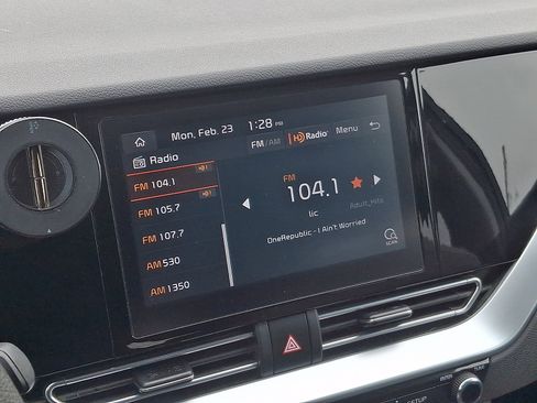 Used 2022 Kia Niro LX image 16