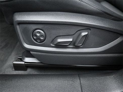 Used 2025 Audi Q5 2.0T Premium image 10