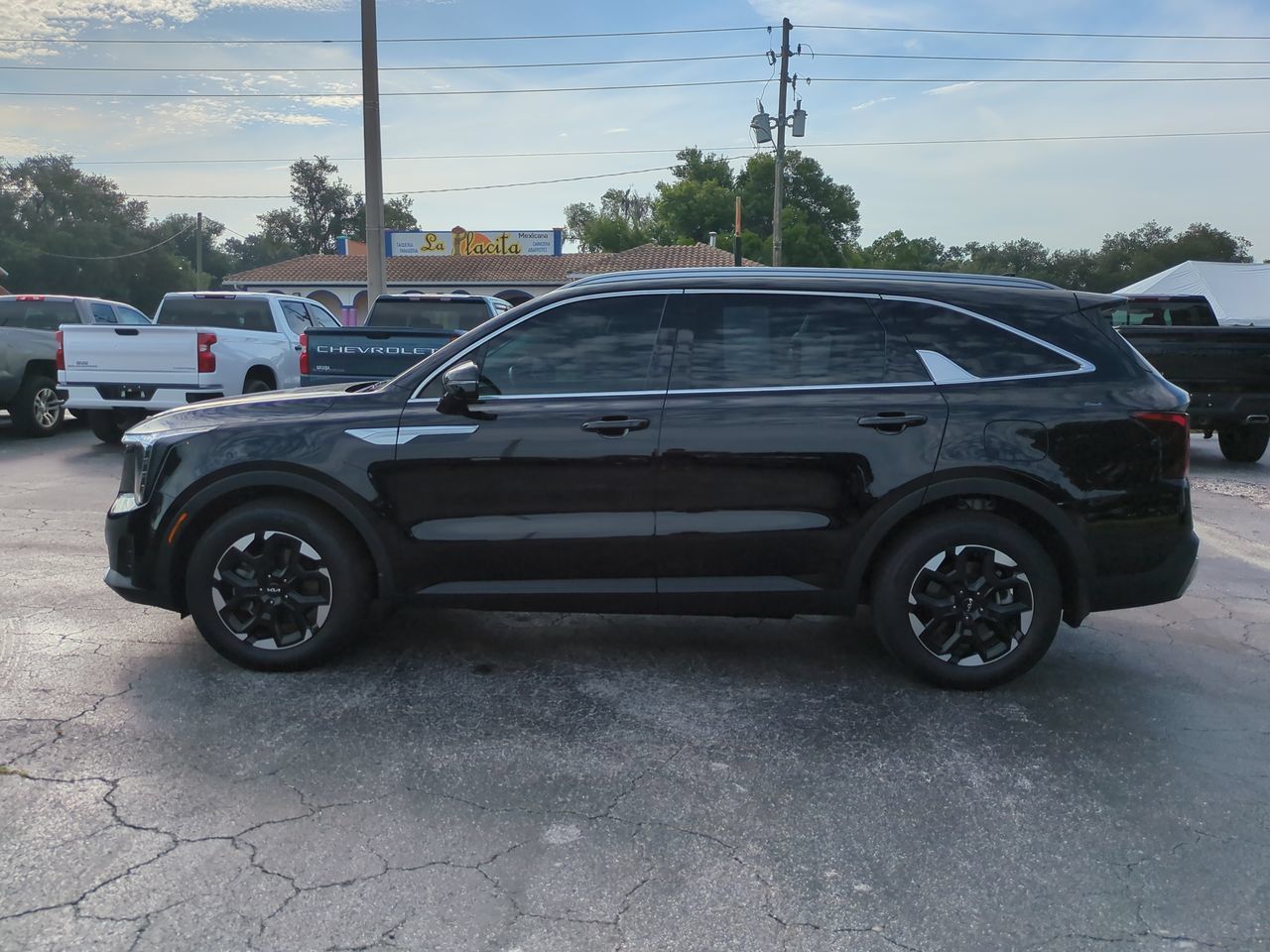 Used 2025 Kia Sorento S FWD image 7