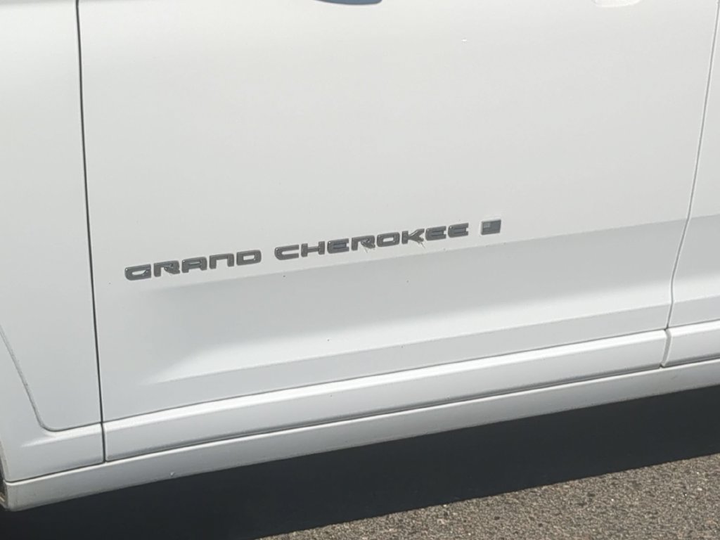 Certified 2022 Jeep Grand Cherokee L Overland w/ Luxury Tech Group IV AWD/4WD image 10