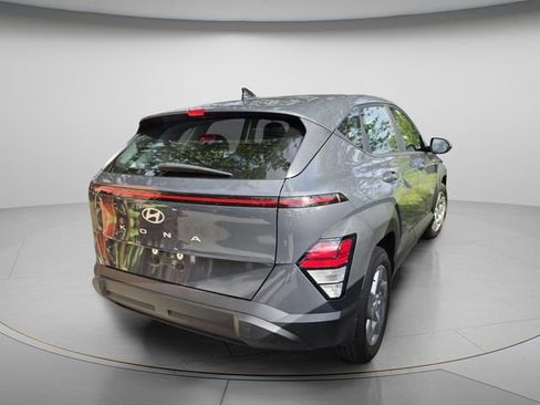 Used 2024 Hyundai Kona SE FWD image 6
