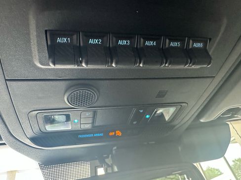 Used 2025 Ford Bronco Badlands AWD/4WD image 41