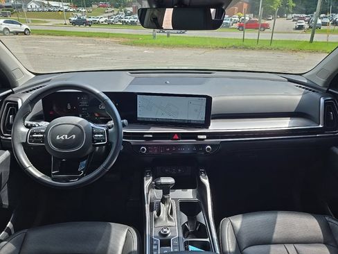 Used 2025 Kia Sorento EX FWD image 6