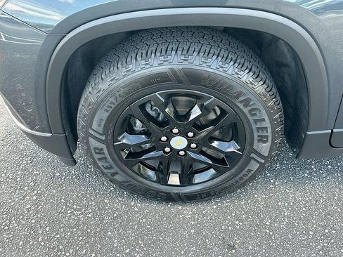 Used 2021 Chevrolet Traverse LT AWD/4WD image 31