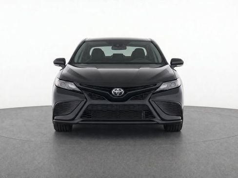 Used 2024 Toyota Camry SE w/ Cold Weather Package AWD/4WD image 4