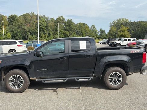 Used 2022 Chevrolet Colorado Z71 AWD/4WD image 3