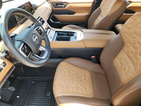 Used 2025 Nissan Armada Platinum Reserve w/ Convenience Package AWD/4WD image 9