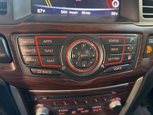 Used 2018 Nissan Pathfinder Platinum image 27