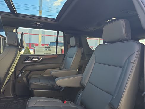 New 2026 GMC Yukon XL Denali w/ Denali Reserve Package image 14