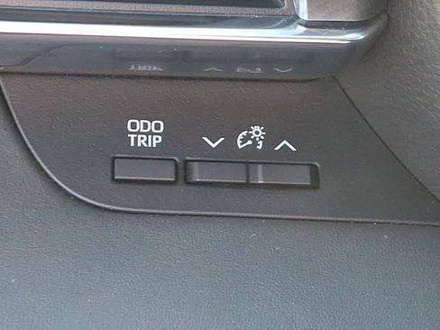 Used 2021 Toyota Highlander Platinum FWD image 24