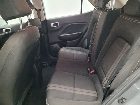 Used 2021 Hyundai Venue SEL FWD image 18