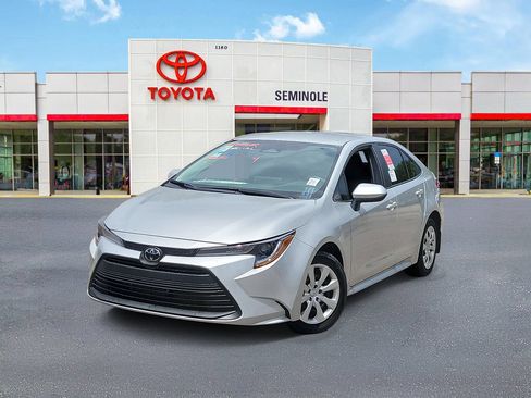 Used 2026 Toyota Corolla LE FWD image 1