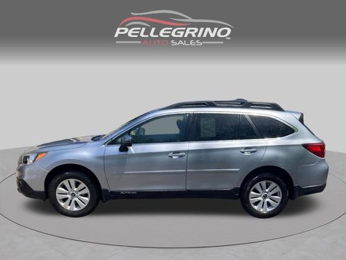Used 2017 Subaru Outback 2.5i Premium AWD/4WD image 3