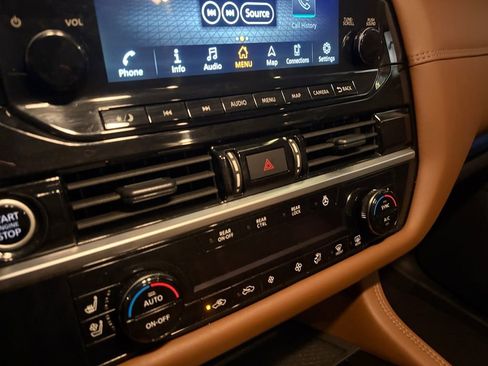 Used 2024 Nissan Pathfinder Platinum w/ Cargo Package image 24