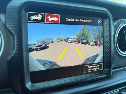Used 2023 Jeep Wrangler Unlimited Rubicon 4xe AWD/4WD image 22