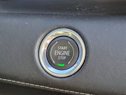 Used 2022 Cadillac Escalade Premium Luxury image 24