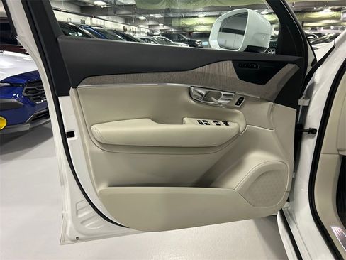 Certified 2023 Volvo XC90 B6 Plus w/ Protection Package Premier image 9