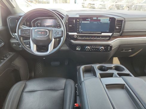 Used 2024 GMC Sierra 1500 SLT image 10