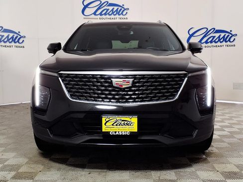 Used 2025 Cadillac XT4 Premium Luxury FWD image 3
