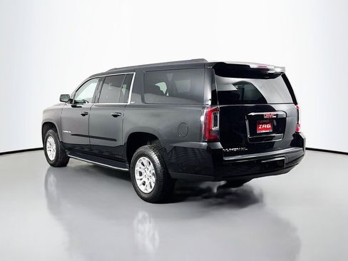 Used 2019 GMC Yukon XL SLT image 3