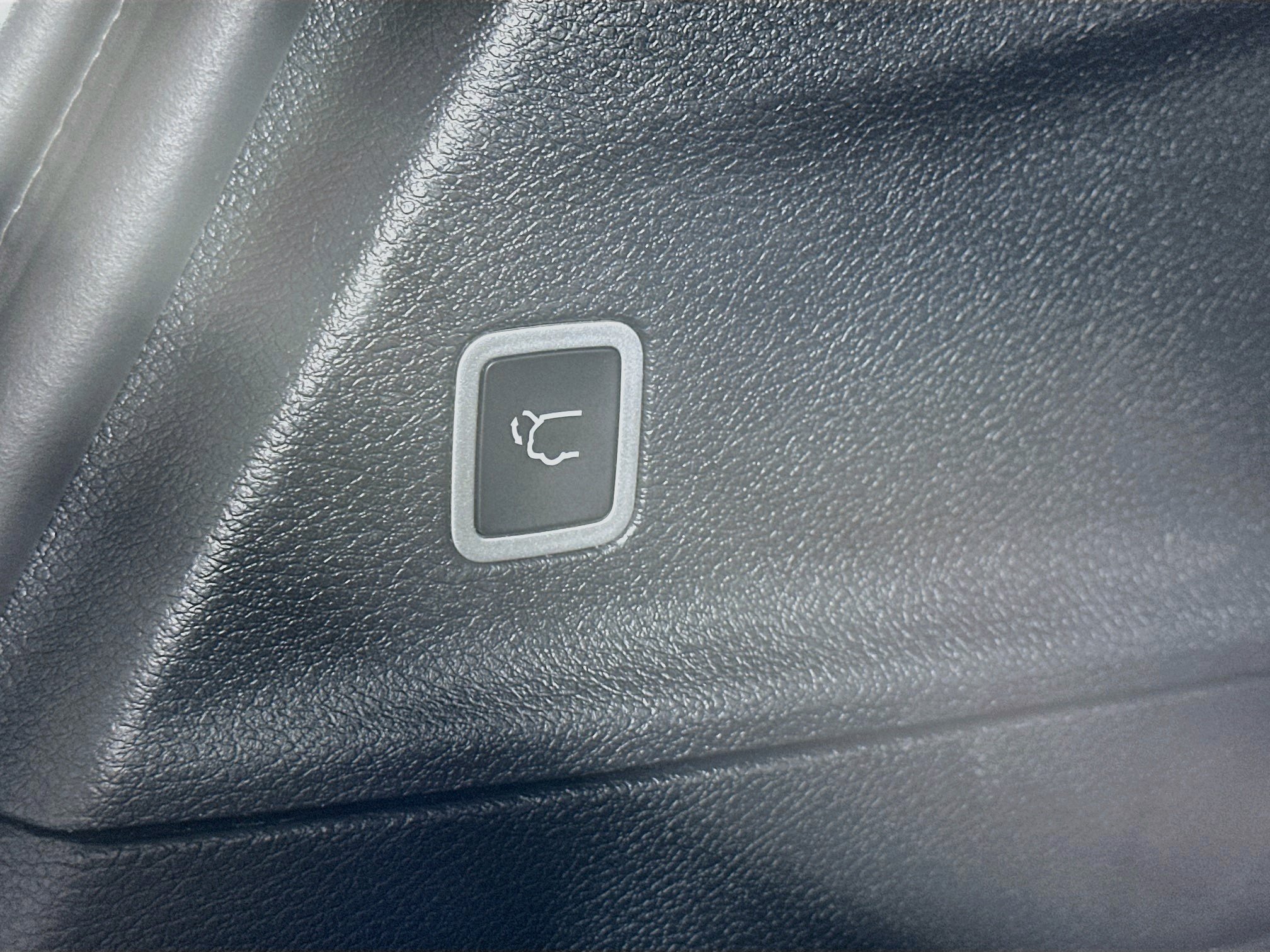 Used 2025 Chrysler Pacifica Select FWD image 30
