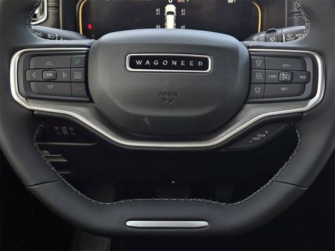 New 2025 Jeep Wagoneer L Series II w/ Premium Group I image 23