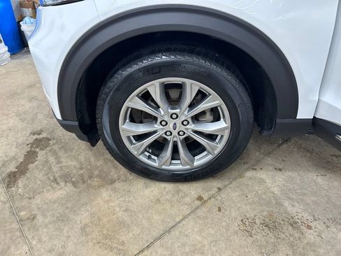 Certified 2023 Ford Explorer XLT w/ Equipment Group 202A AWD/4WD image 31