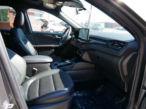 Used 2025 Ford Escape ST-Line w/ Tech Pack #1 AWD/4WD image 8