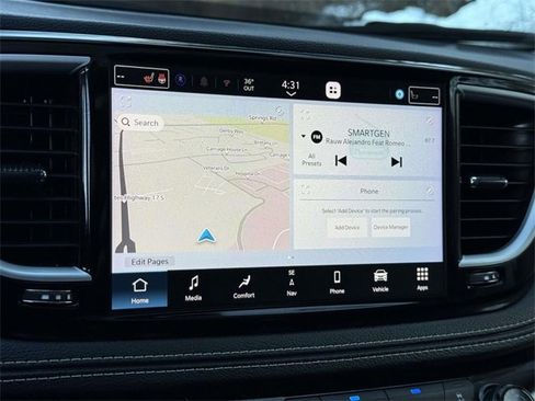 Used 2023 Chrysler Pacifica Limited image 15