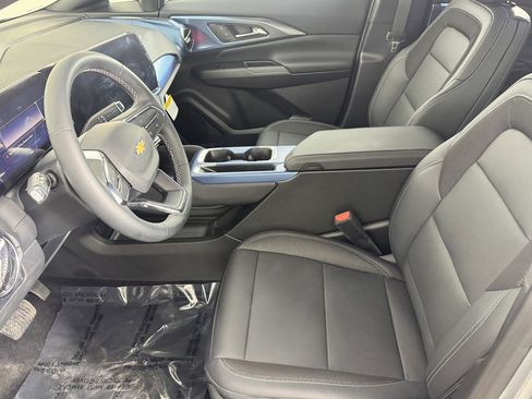 Used 2026 Chevrolet Equinox EV LT image 14