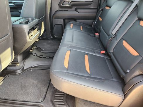 Used 2024 GMC Sierra 2500 AT4 w/ Technology Package AWD/4WD image 34