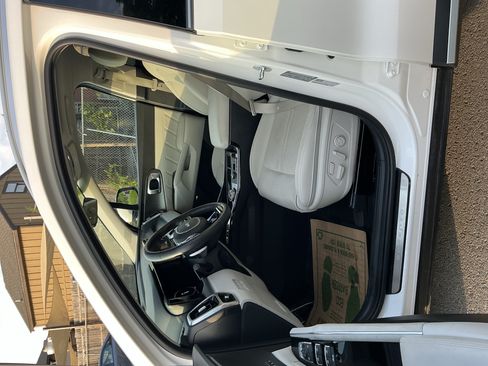 Certified 2023 Kia Sorento SX Prestige w/ Panoramic Sunroof Package AWD/4WD image 15