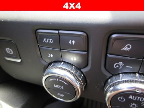 Certified 2023 GMC Sierra 1500 AT4 w/ Technology Package AWD/4WD image 33