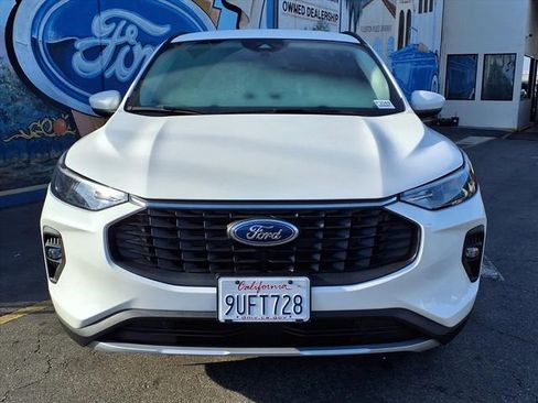 Used 2024 Ford Escape SE image 2